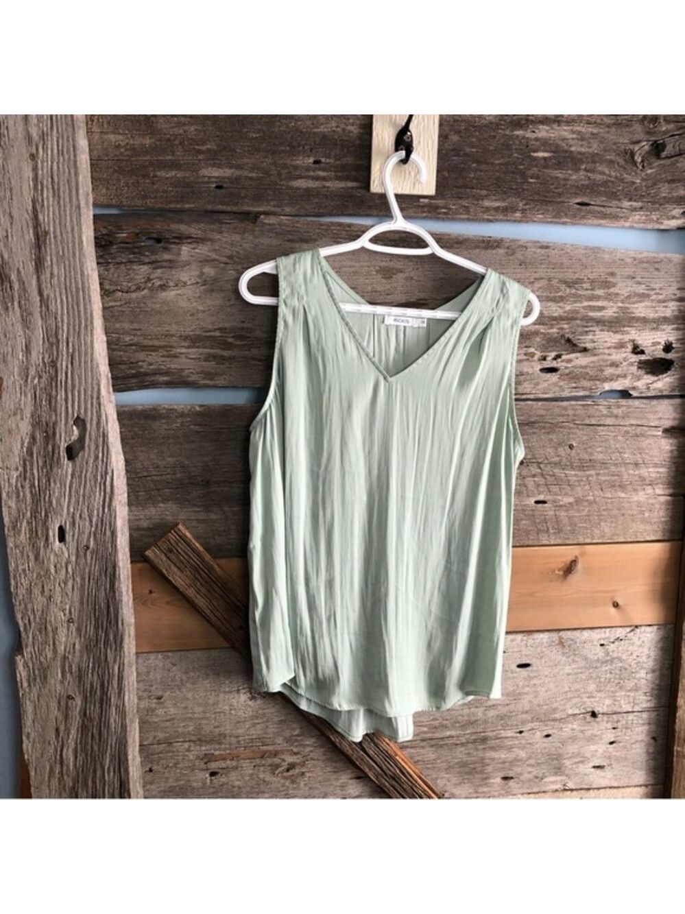 RICKI'S Size Large Pale Green Sleeveless Blouse